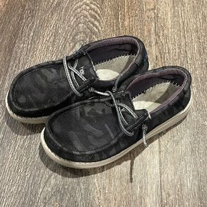 Black camo Hey dudes